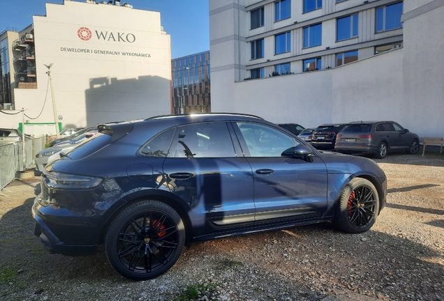 Porsche 95B Macan GTS MkIII