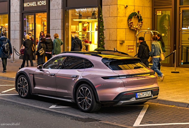 Porsche Taycan Turbo Cross Turismo