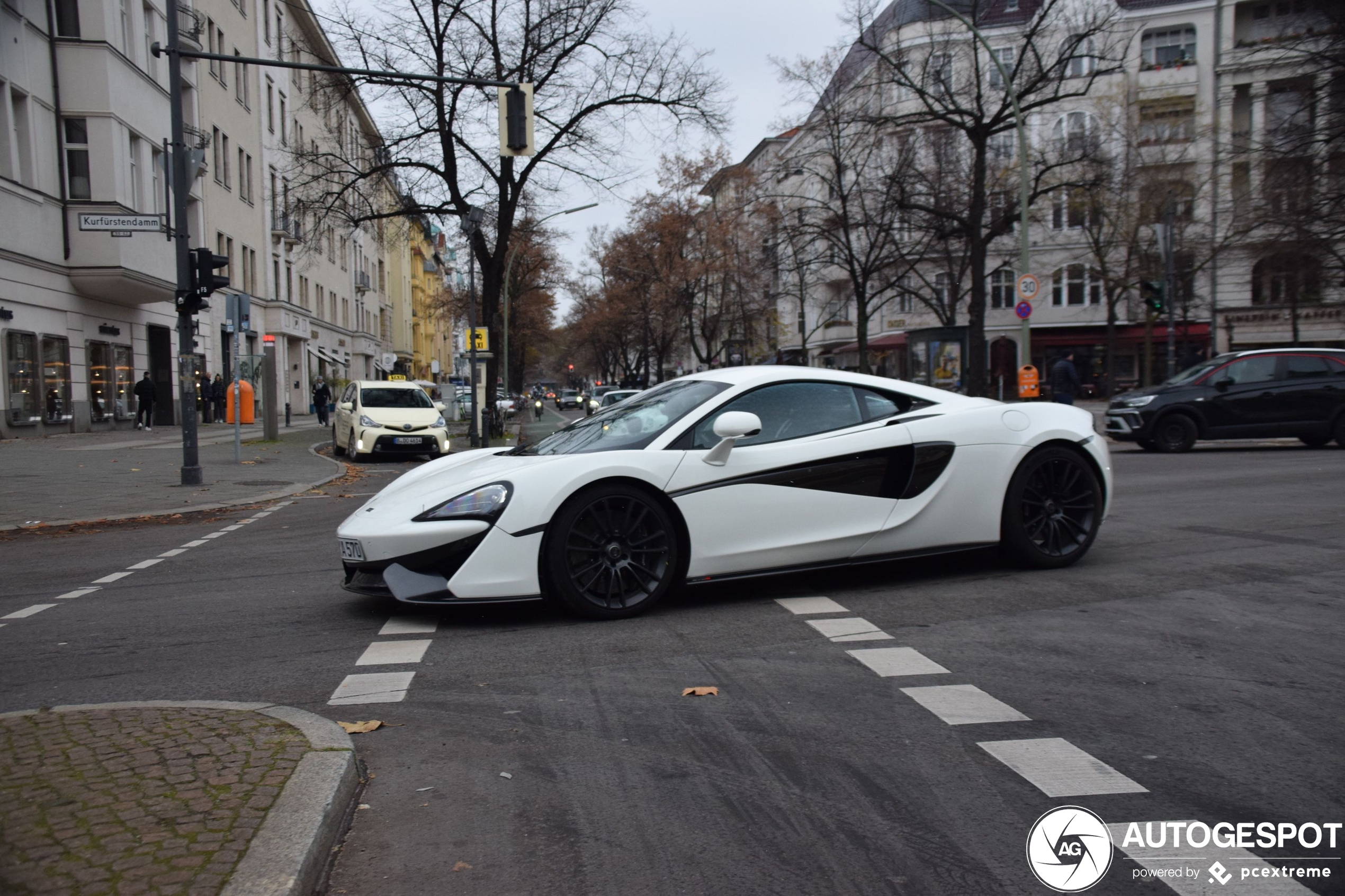 McLaren 570S