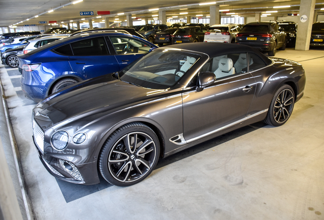 Bentley Continental GTC V8 2020