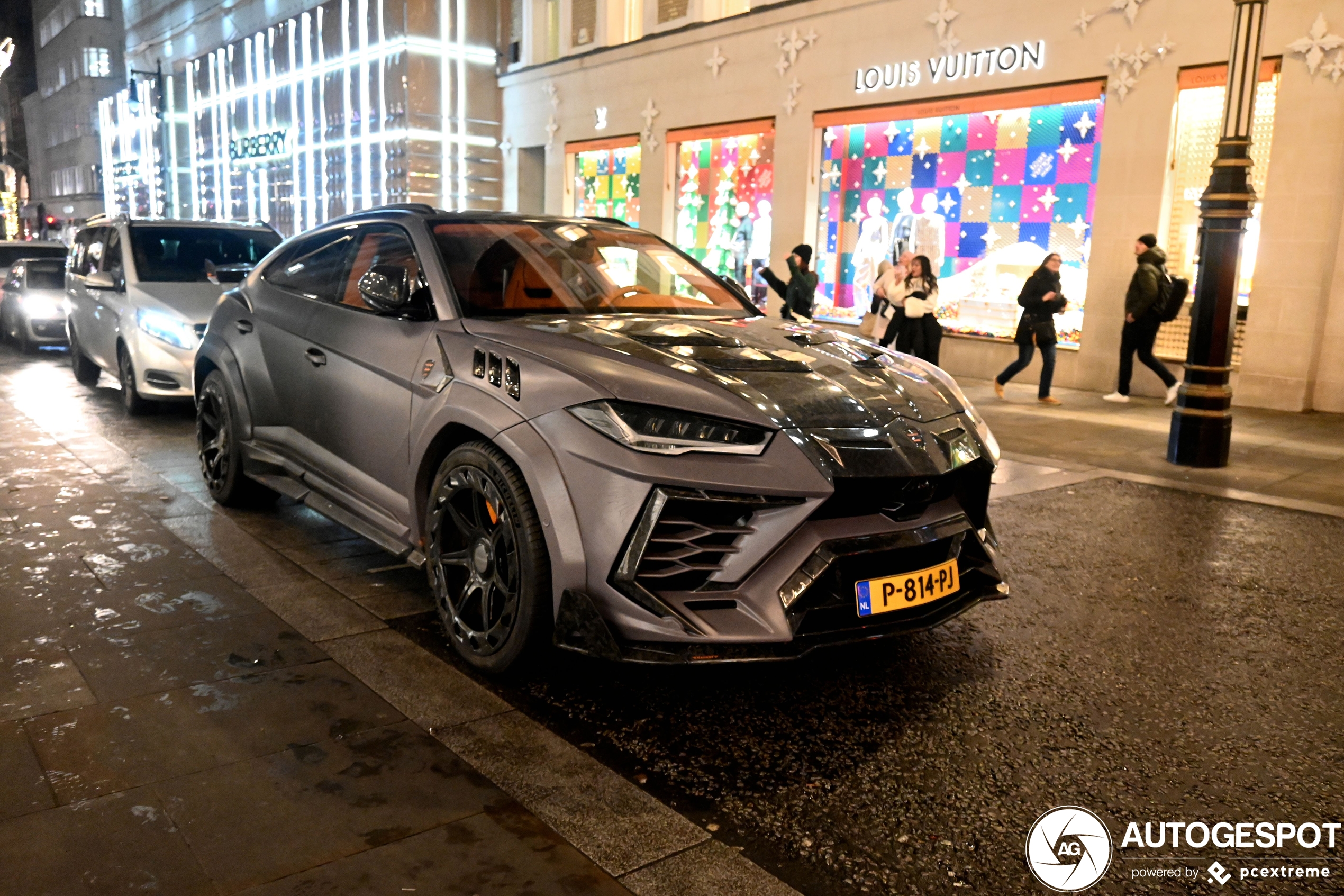 Nederlandse Lamborghini Urus Mansory Venatus doet kerstshoppen in Londen