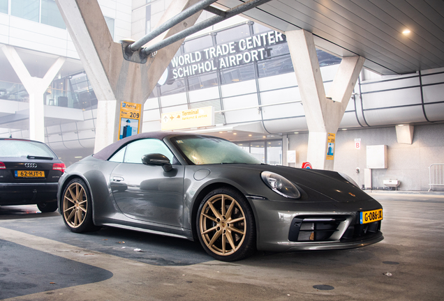 Porsche 992 Carrera 4S Cabriolet