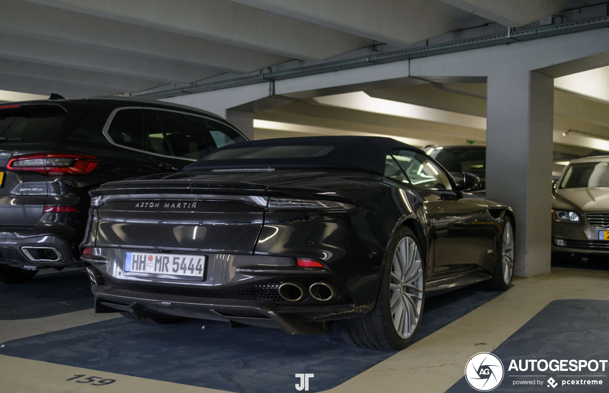 Aston Martin DBS Superleggera Volante