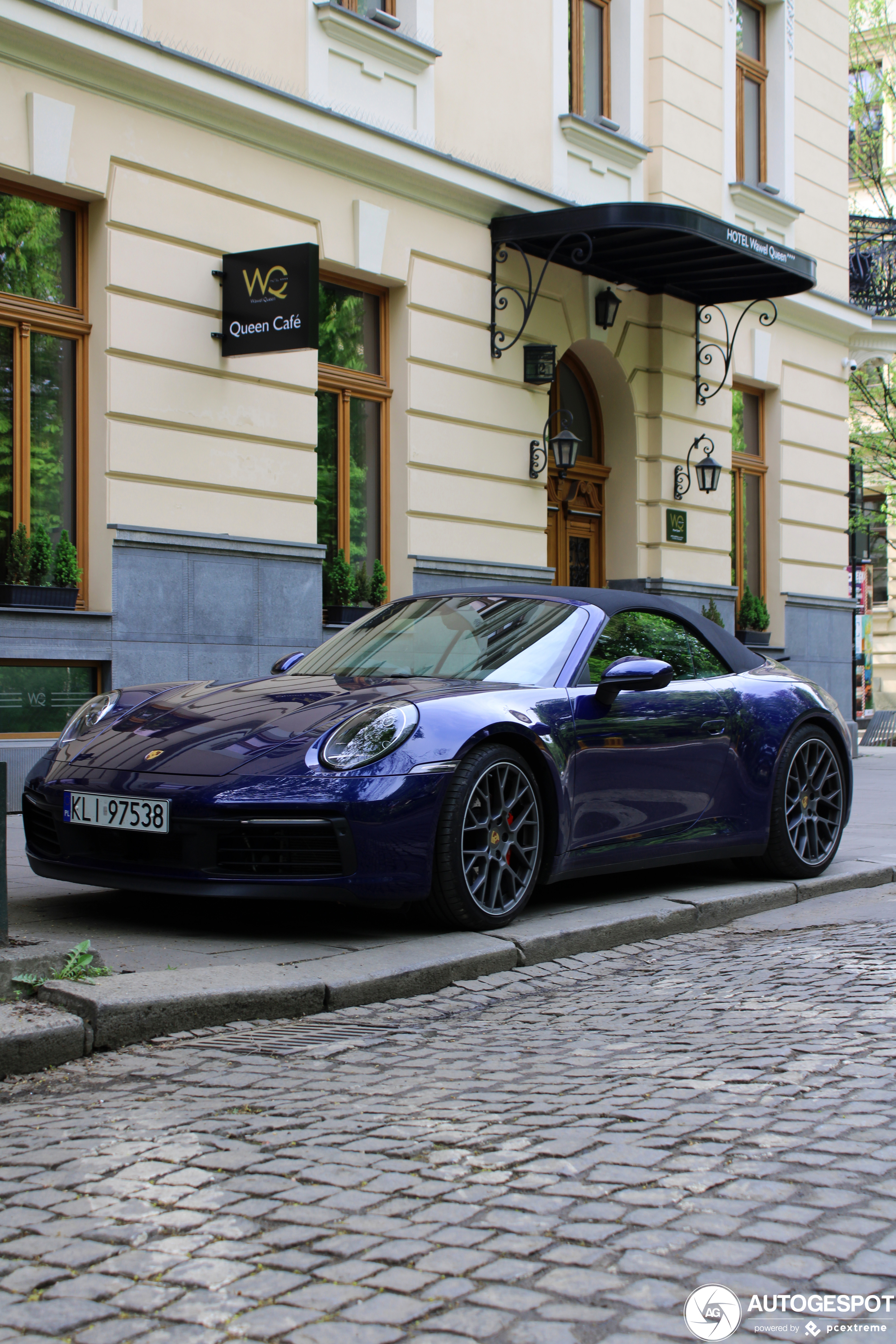 Porsche 992 Carrera 4S Cabriolet