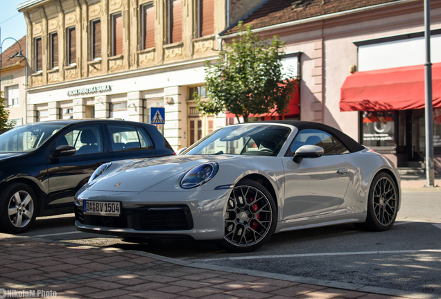 Porsche 992 Carrera 4S Cabriolet