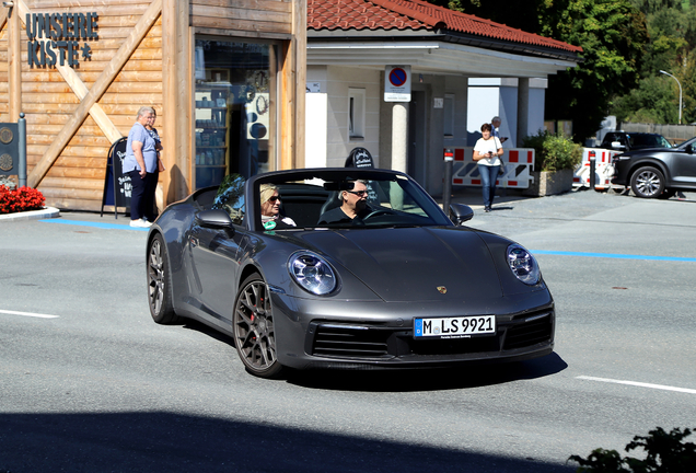 Porsche 992 Carrera 4S Cabriolet