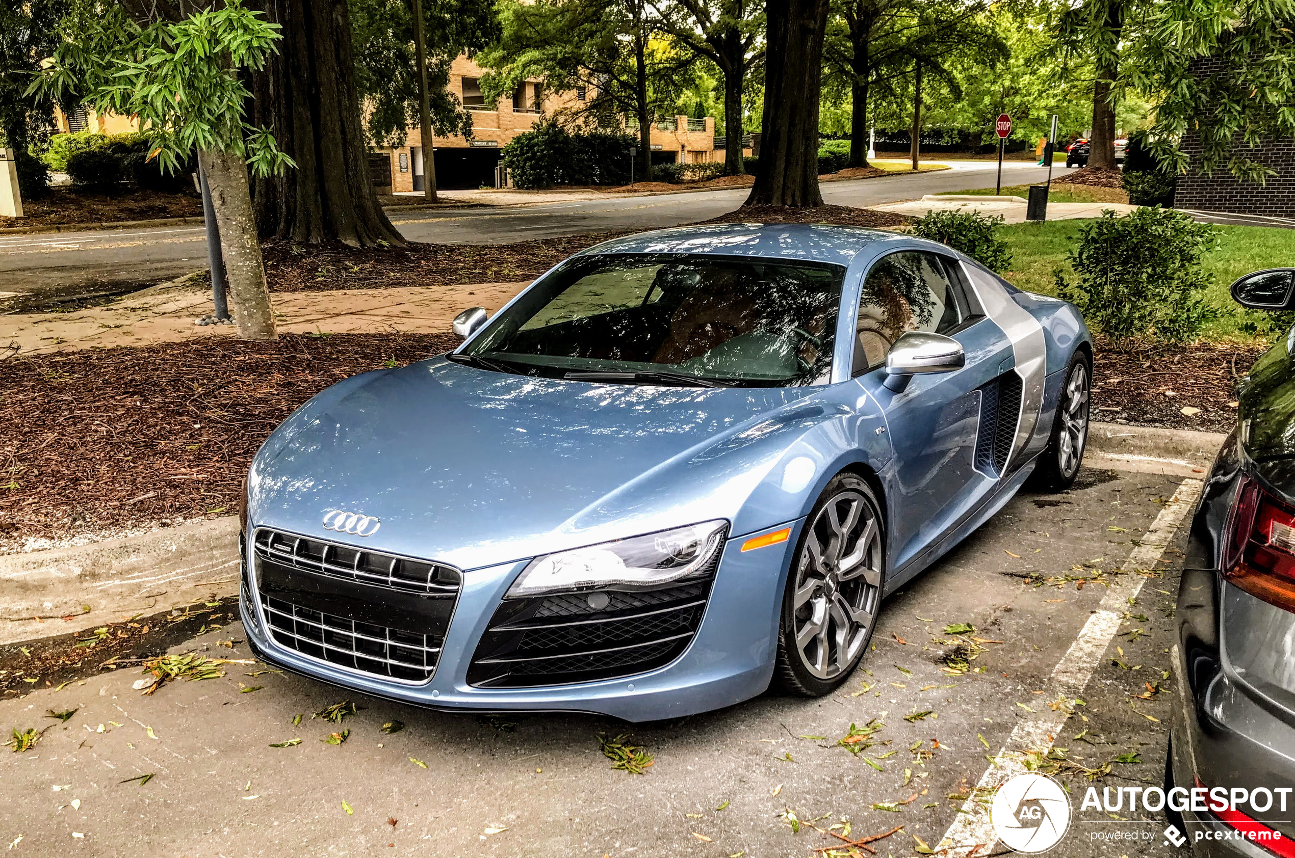 Audi R8 V10