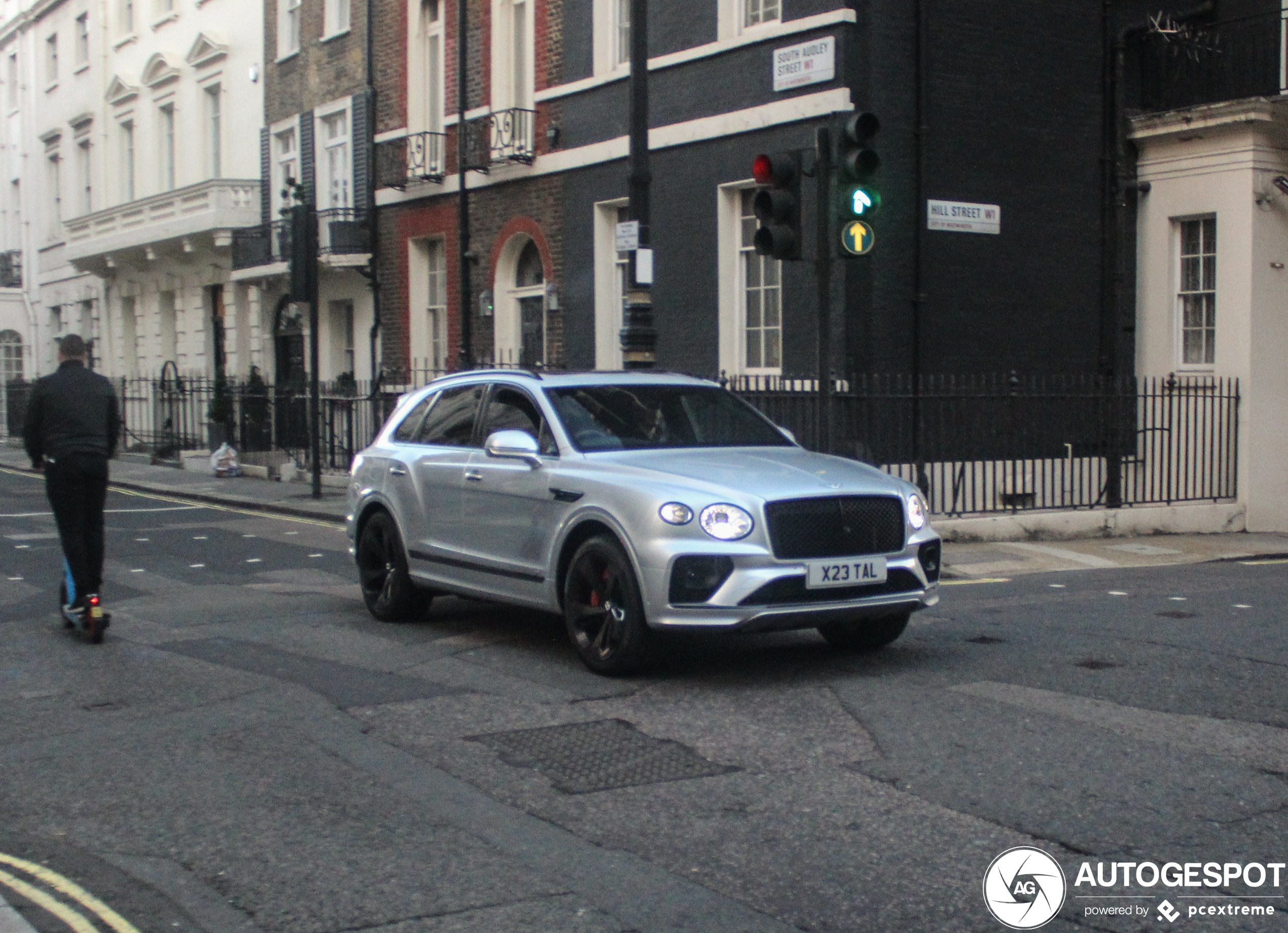 Bentley Bentayga V8 2021