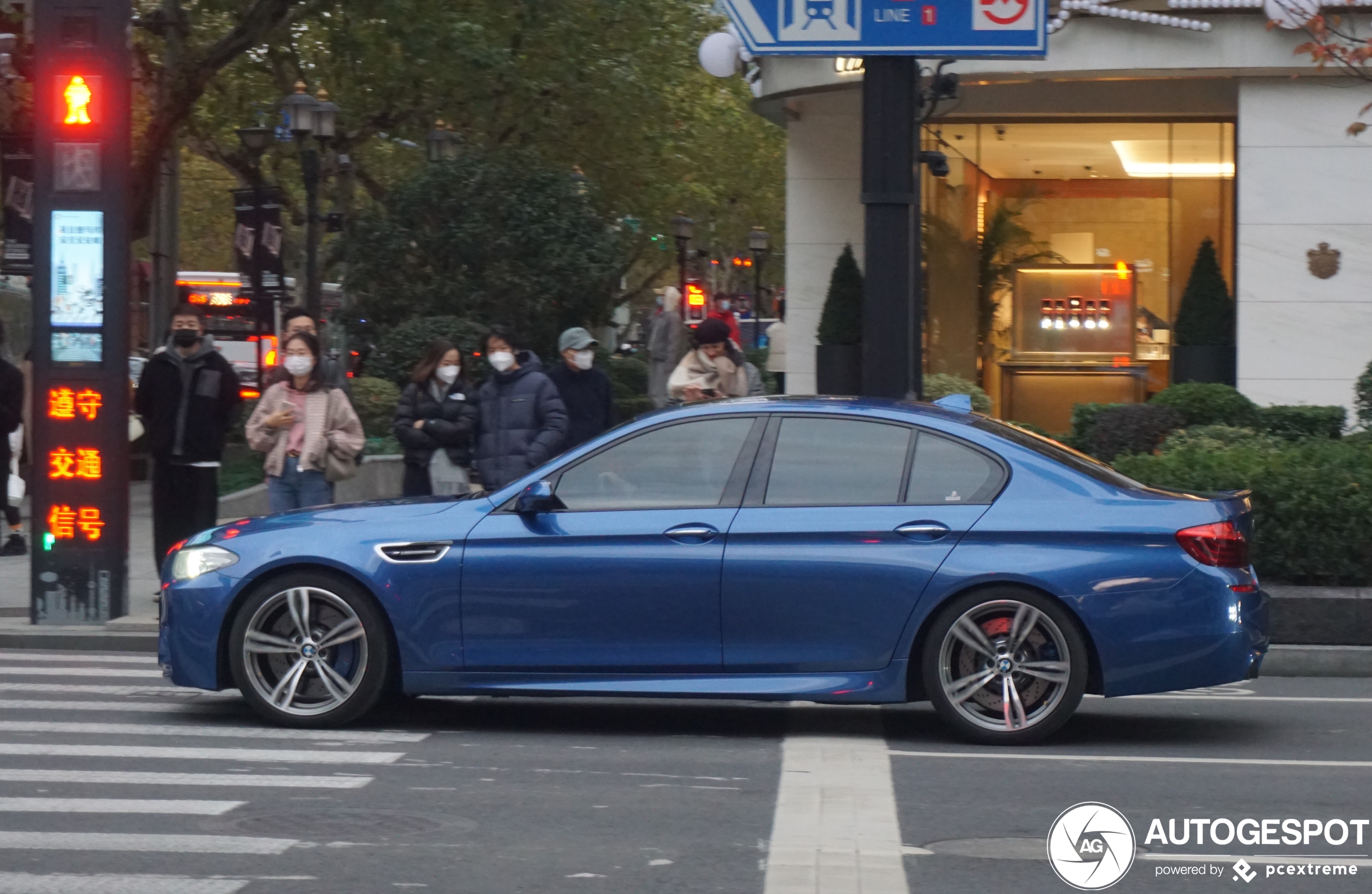 BMW M5 F10 2011