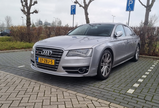 Audi S8 D4