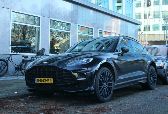 Aston Martin DBX707