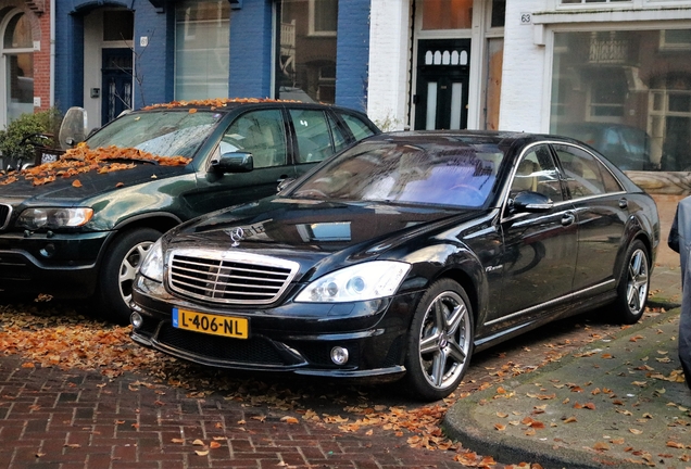 Mercedes-Benz S 65 AMG V221