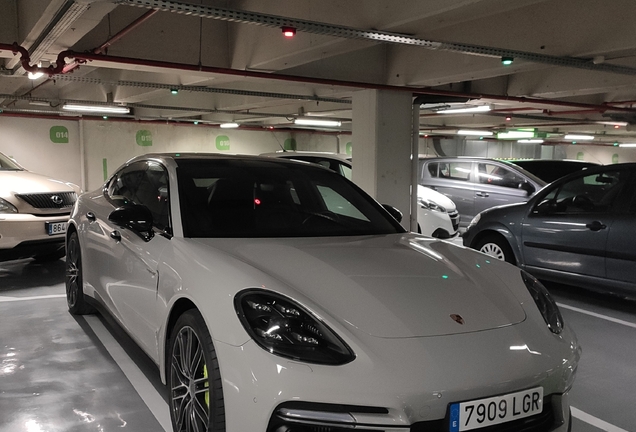 Porsche 971 Panamera Turbo S E-Hybrid Executive