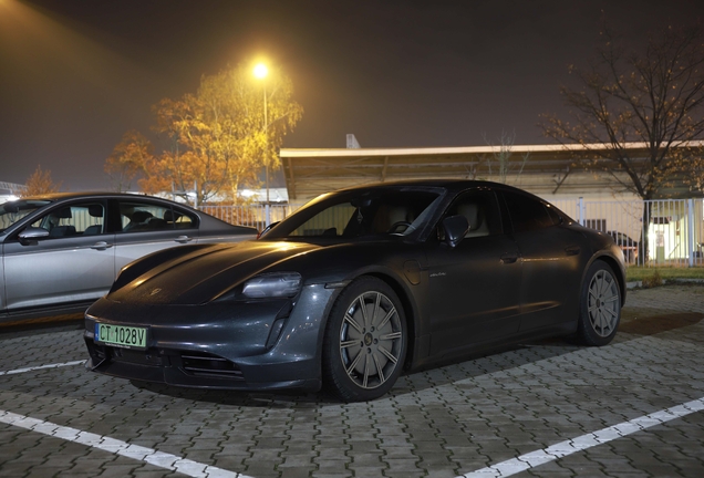 Porsche Taycan Turbo