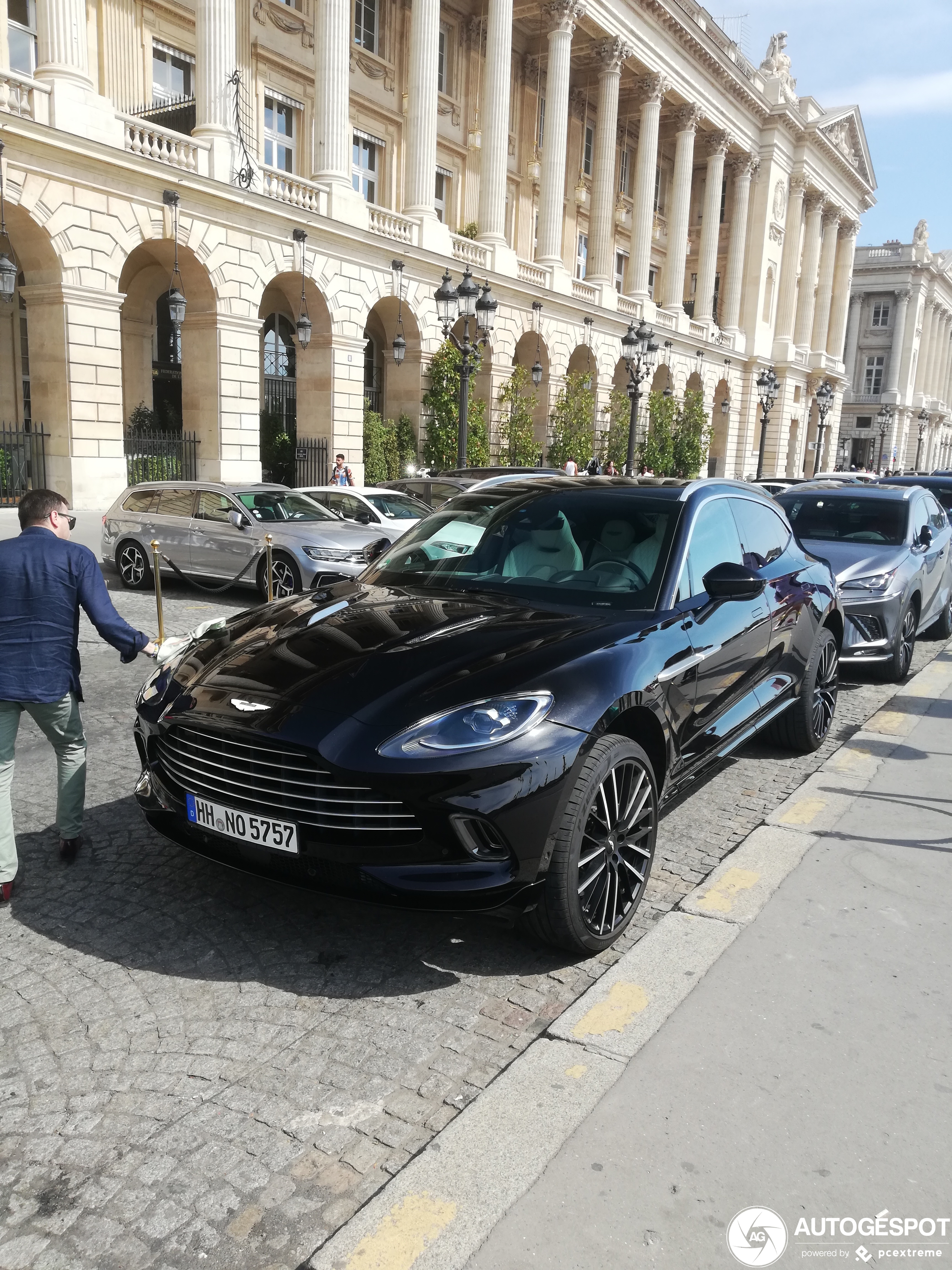 Aston Martin DBX