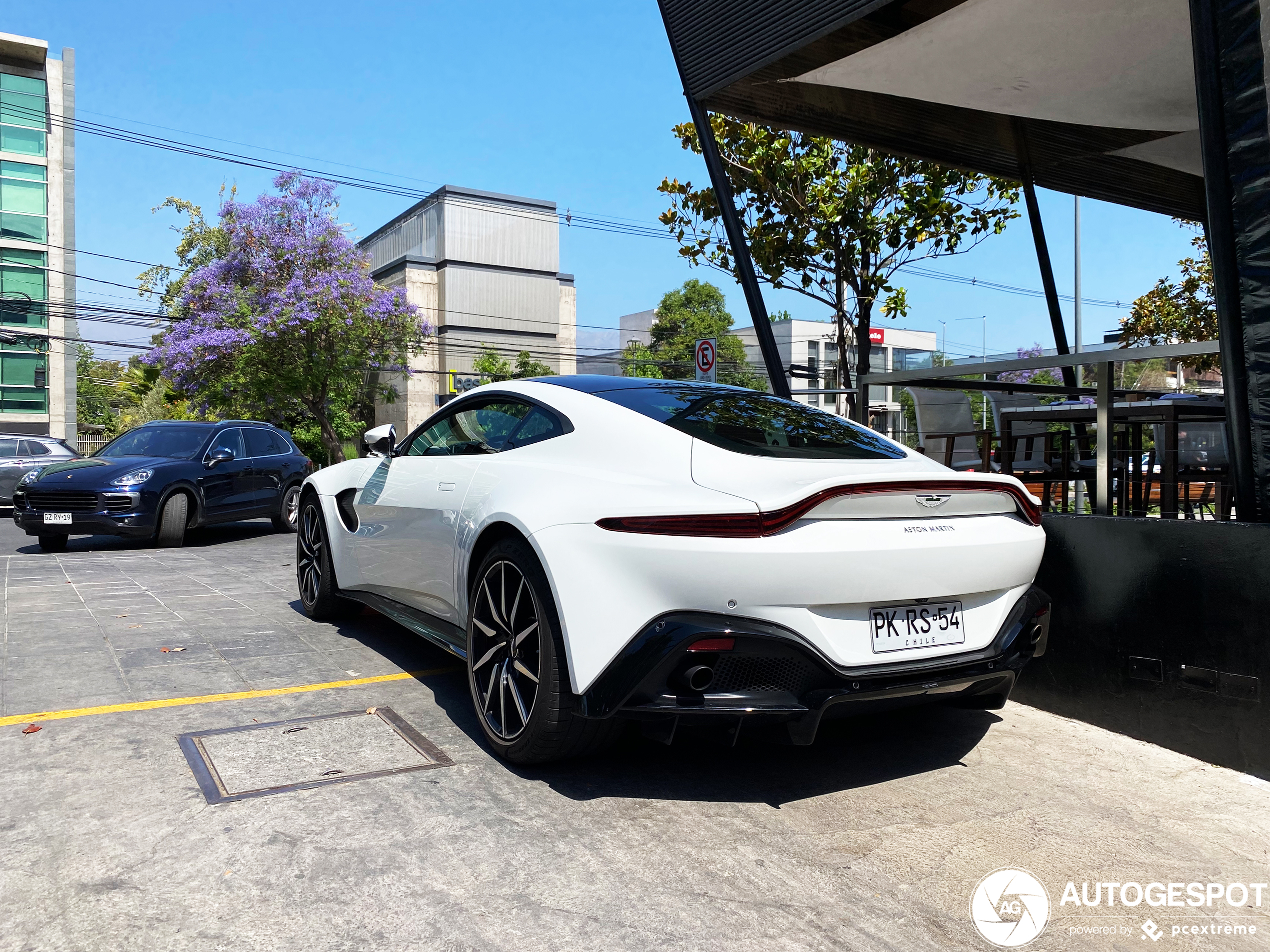 Aston Martin V8 Vantage 2018