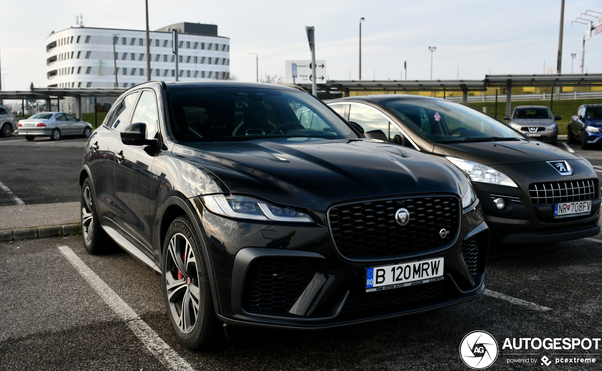 Jaguar F-PACE SVR 2021