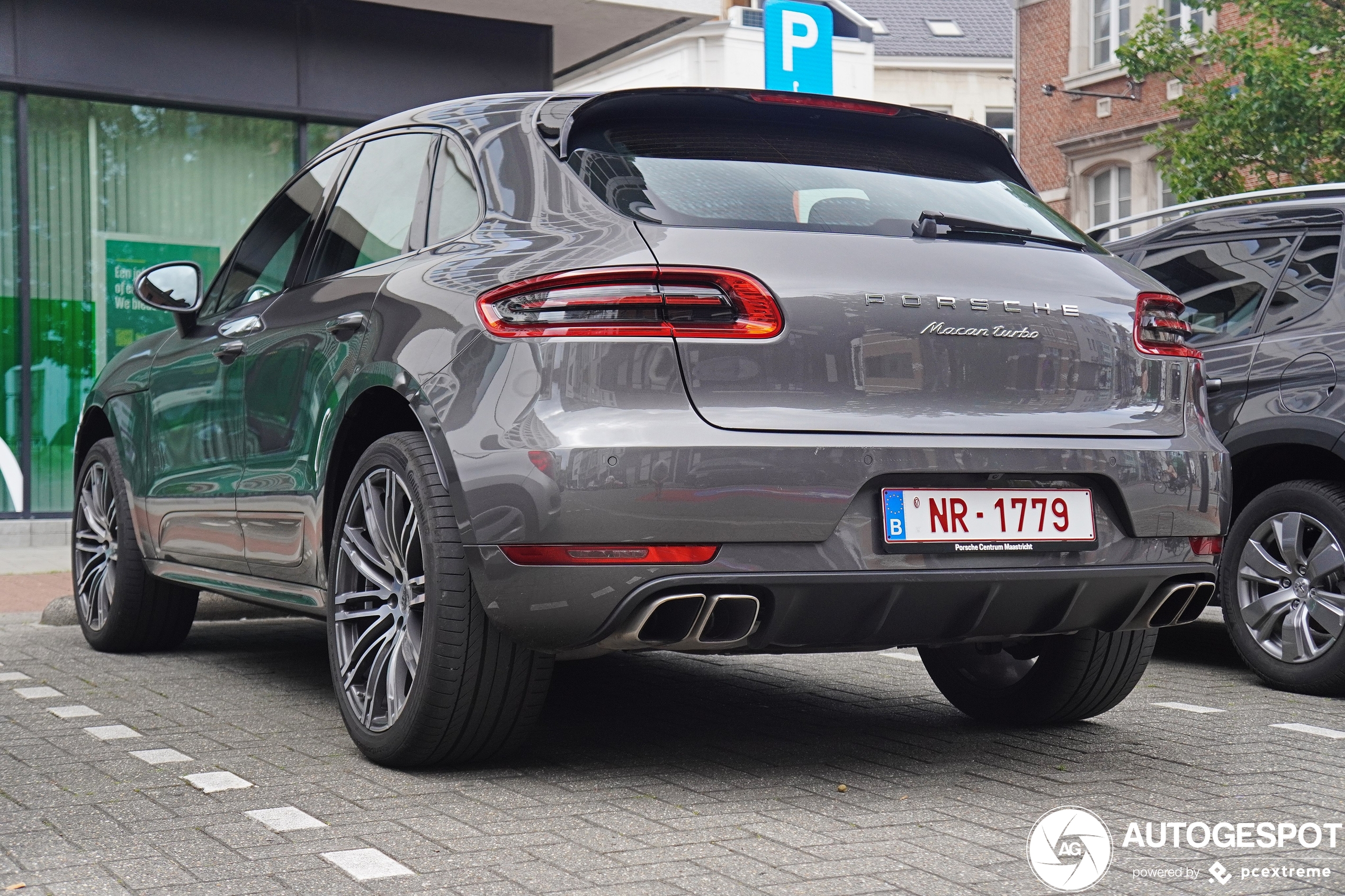 Porsche 95B Macan Turbo