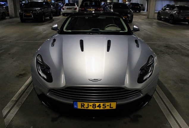 Aston Martin DB11