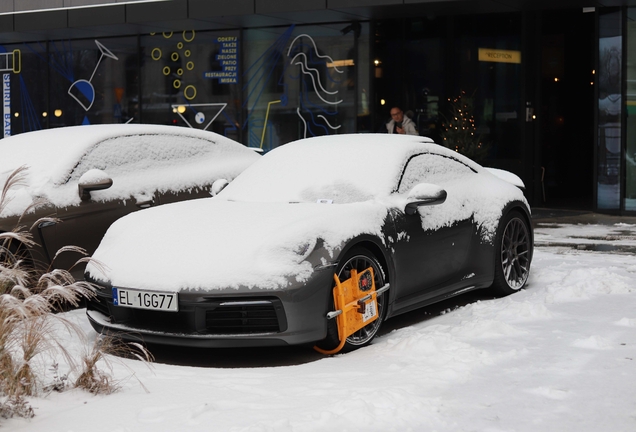 Porsche 992 Carrera 4S