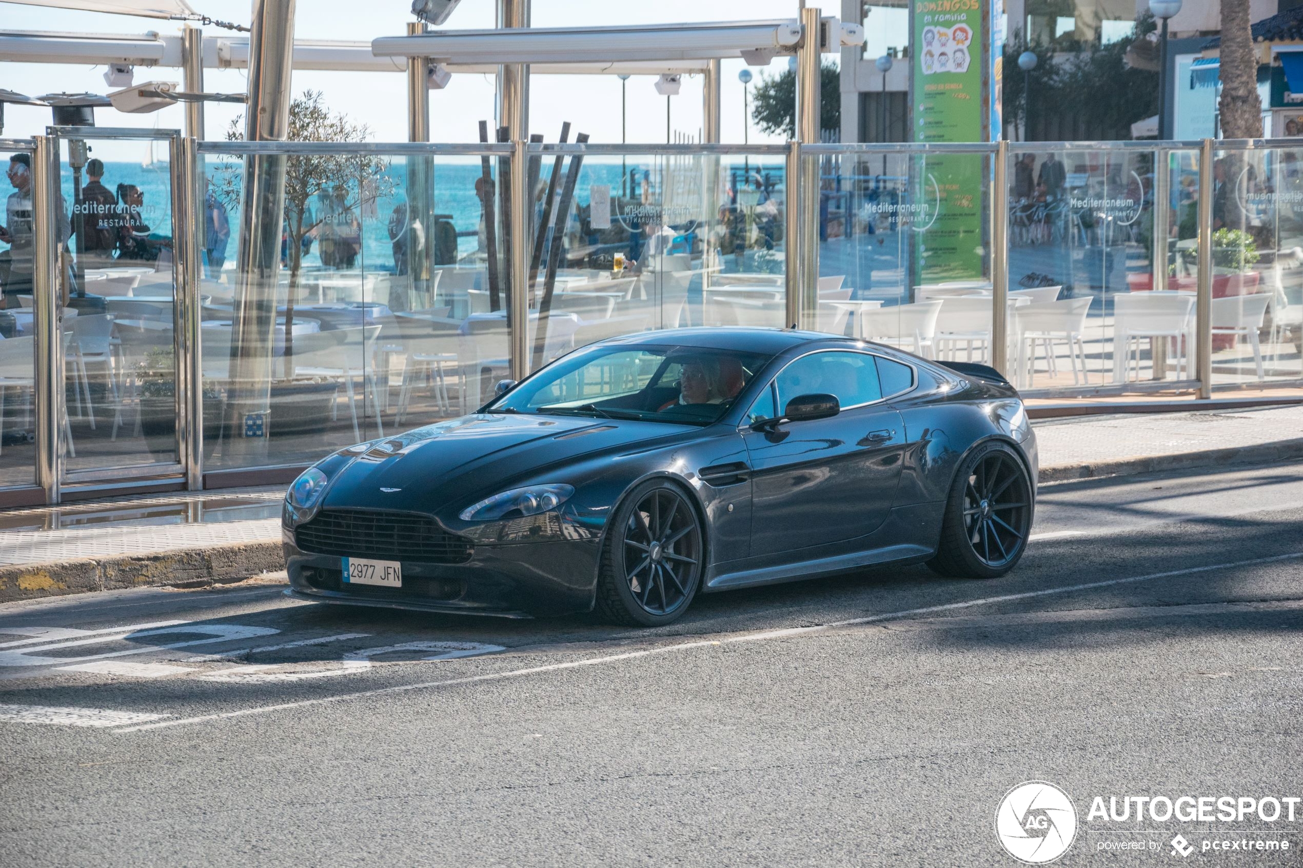 Aston Martin V8 Vantage S