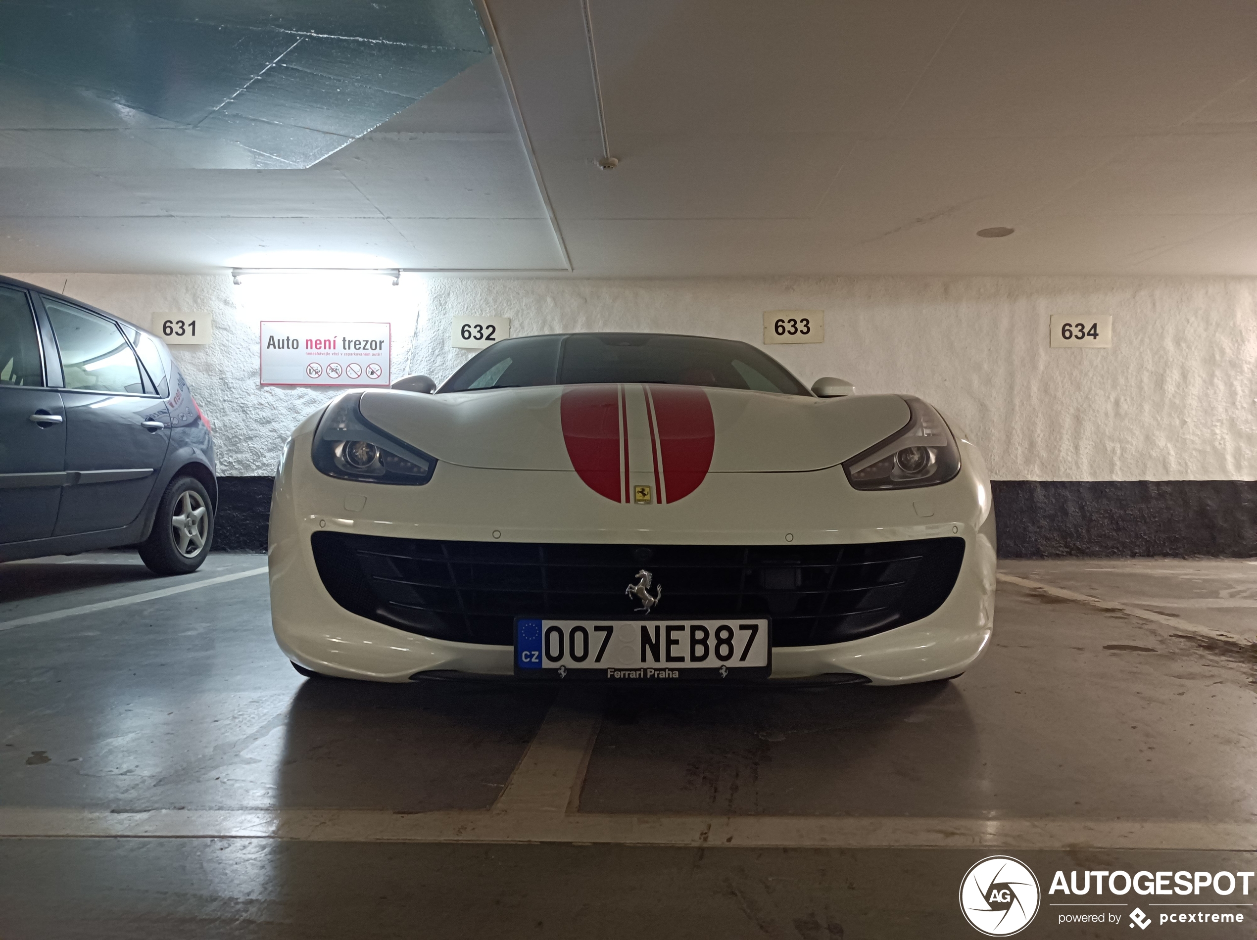 Ferrari GTC4Lusso T