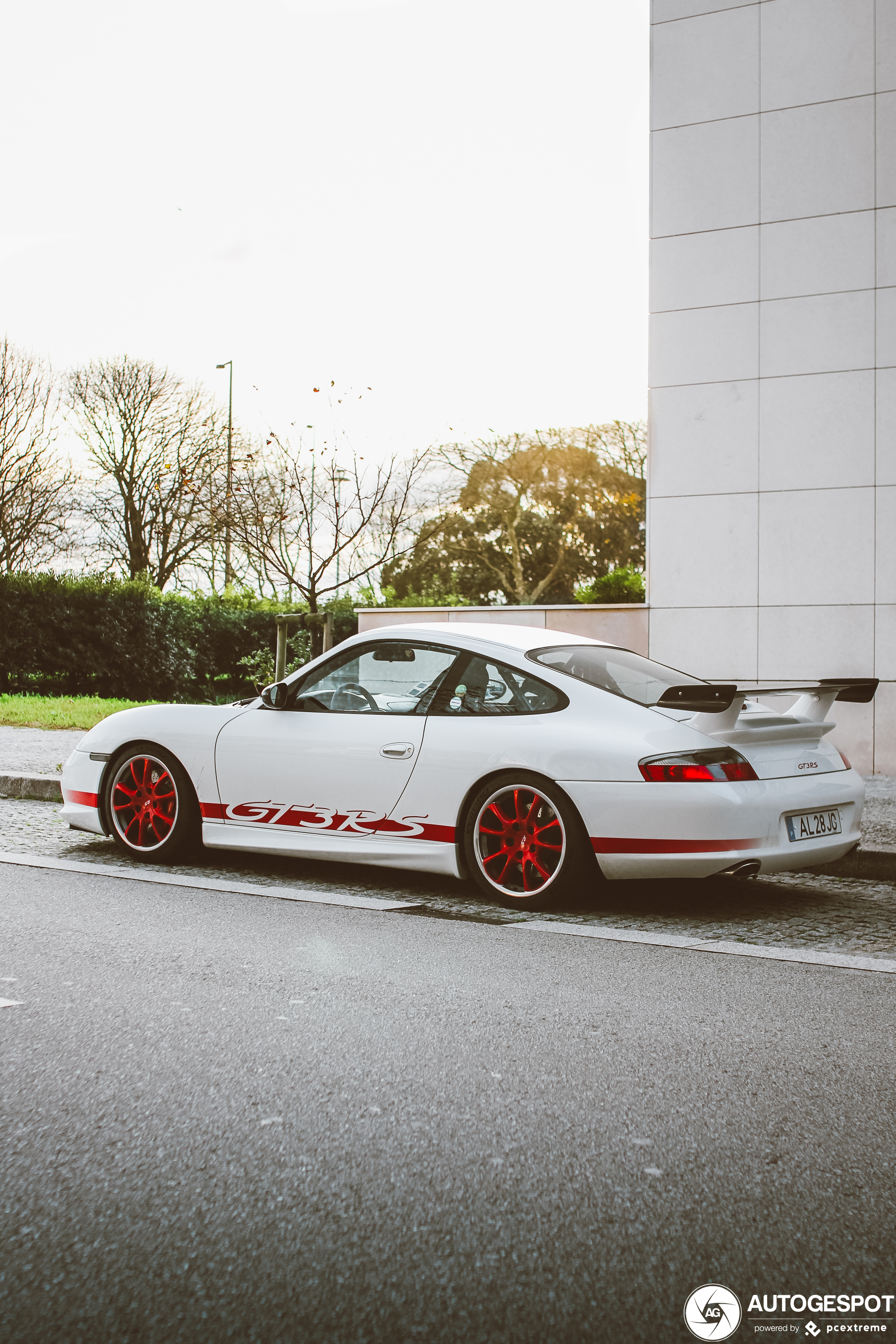 Kleurstelling op deze Porsche 996 GT3 RS is te gek
