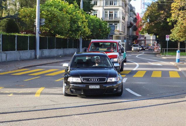 Audi RS4 Avant B5