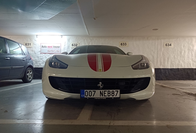 Ferrari GTC4Lusso T