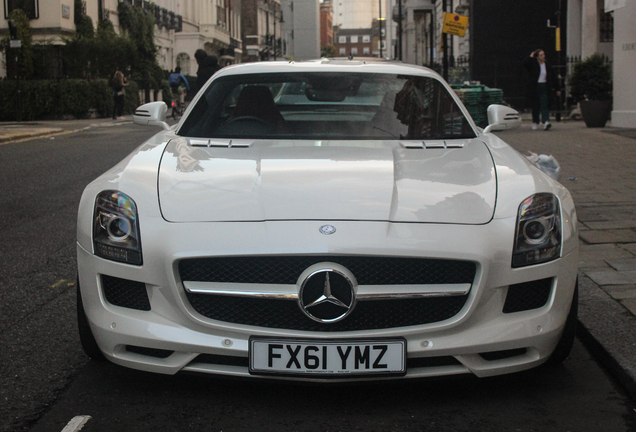 Mercedes-Benz SLS AMG