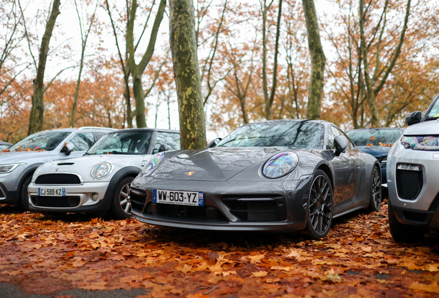 Porsche 992 Carrera 4S