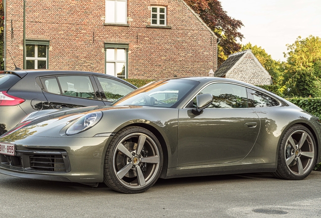 Porsche 992 Carrera 4S