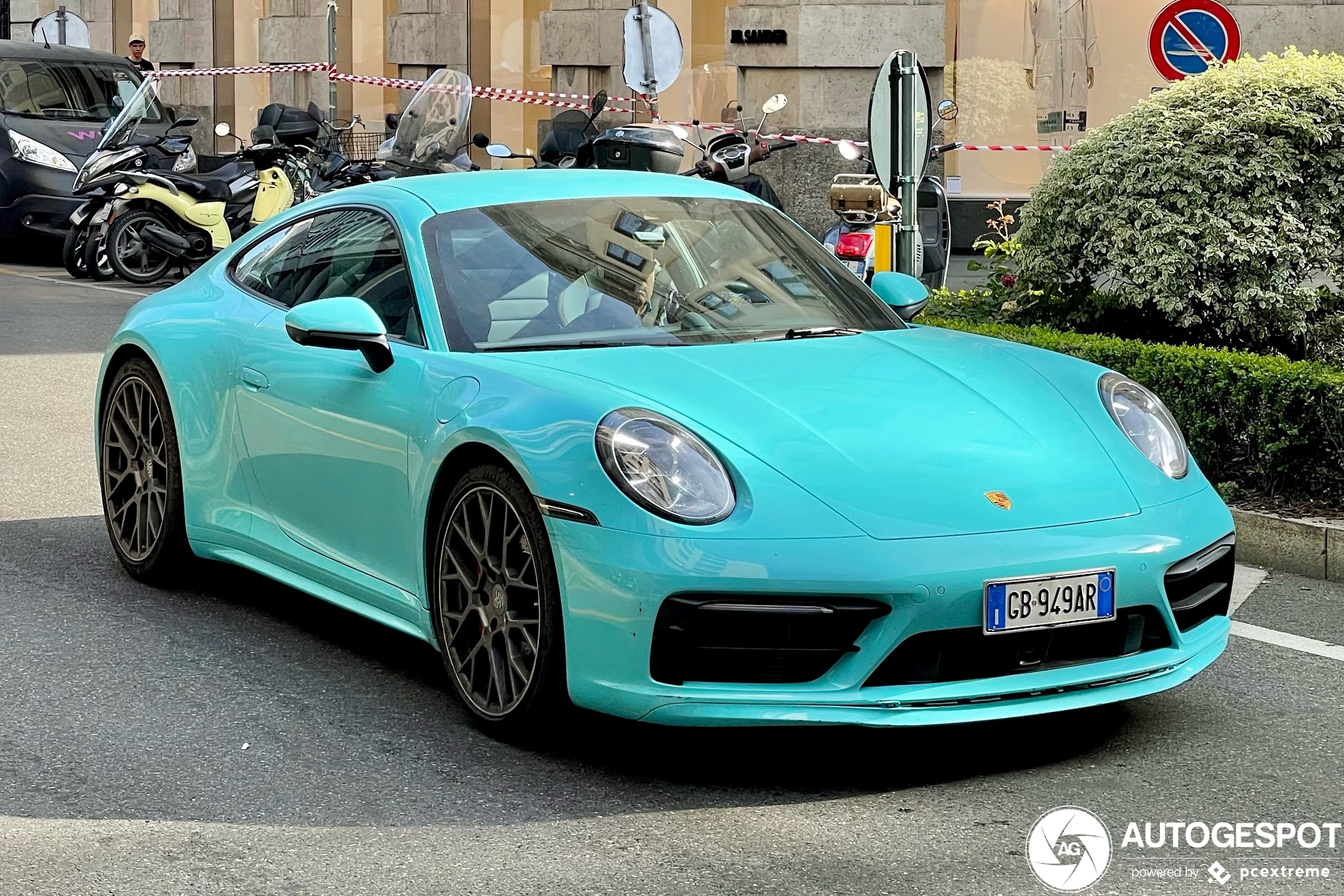 Porsche 992 Carrera 4S