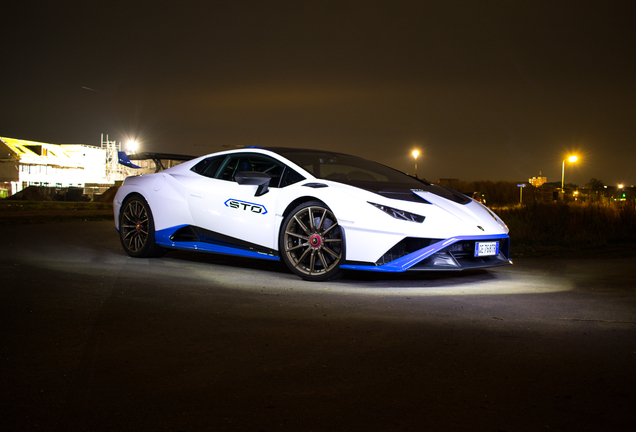 Lamborghini Huracán LP640-2 STO