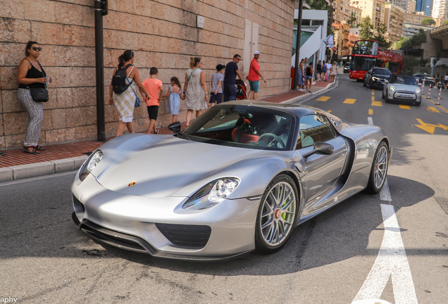 Porsche 918 Spyder Weissach Package