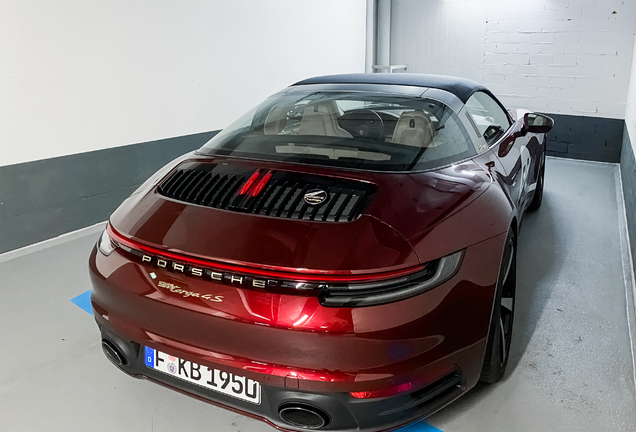 Porsche 992 Targa 4S Heritage Design Edition