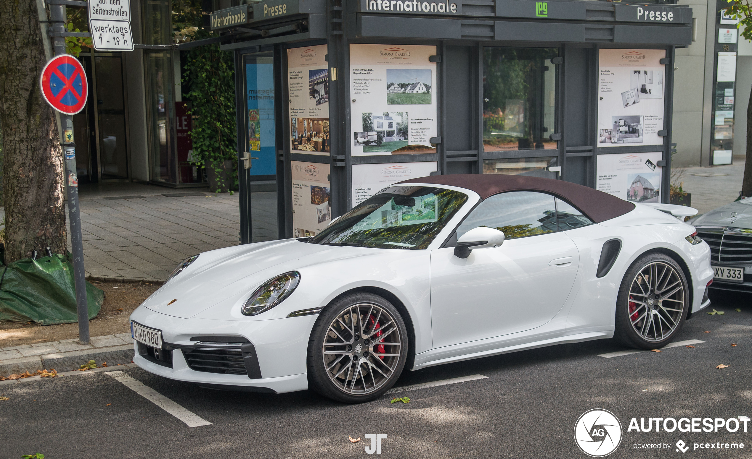 Porsche 992 Turbo Cabriolet