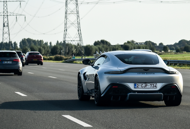 Aston Martin V8 Vantage 2018