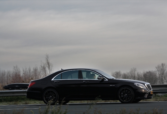 Mercedes-AMG S 63 V222