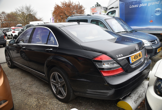 Mercedes-Benz S 65 AMG V221