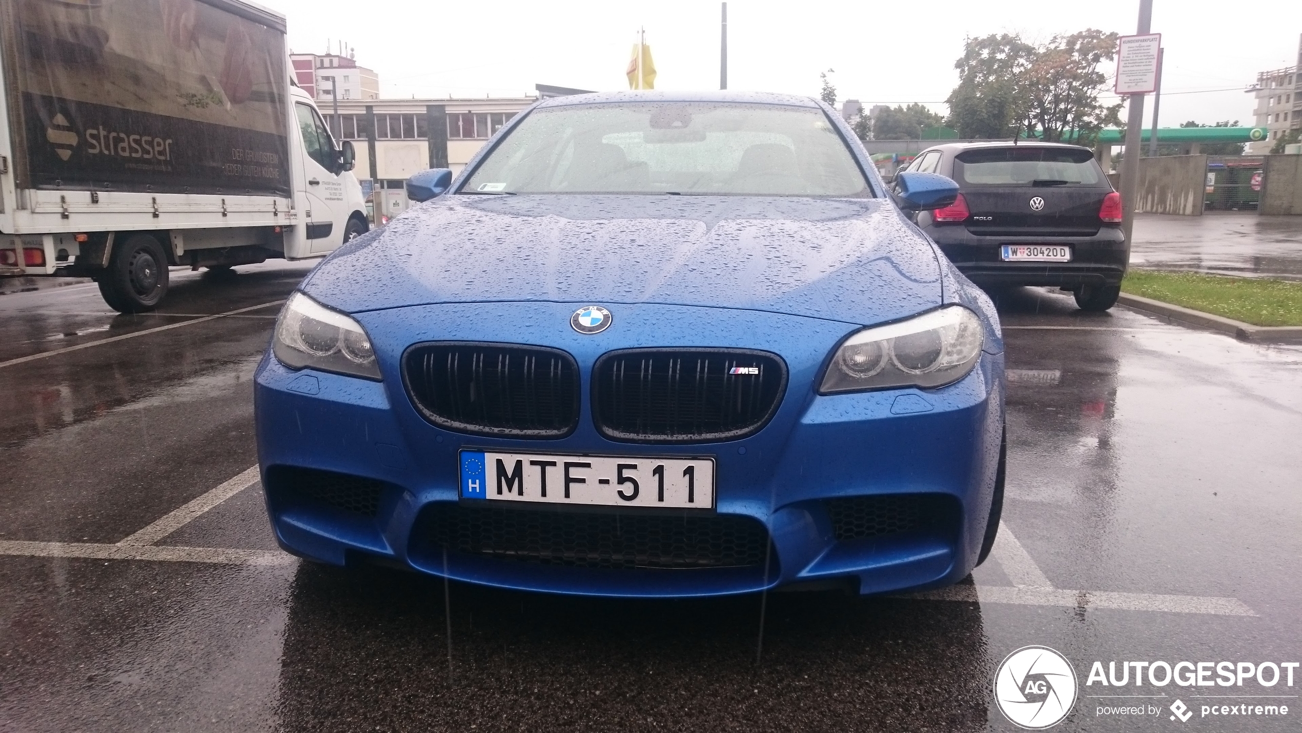 BMW M5 F10 2011