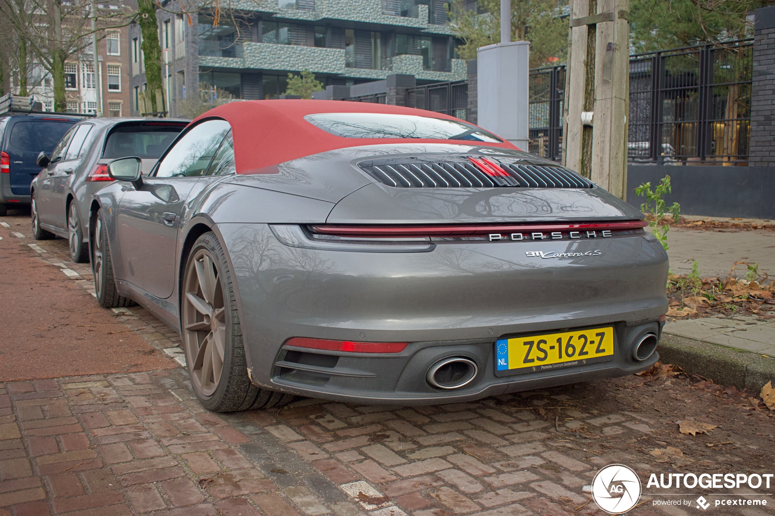 Porsche 992 Carrera 4S Cabriolet