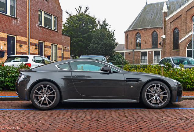 Aston Martin V8 Vantage S