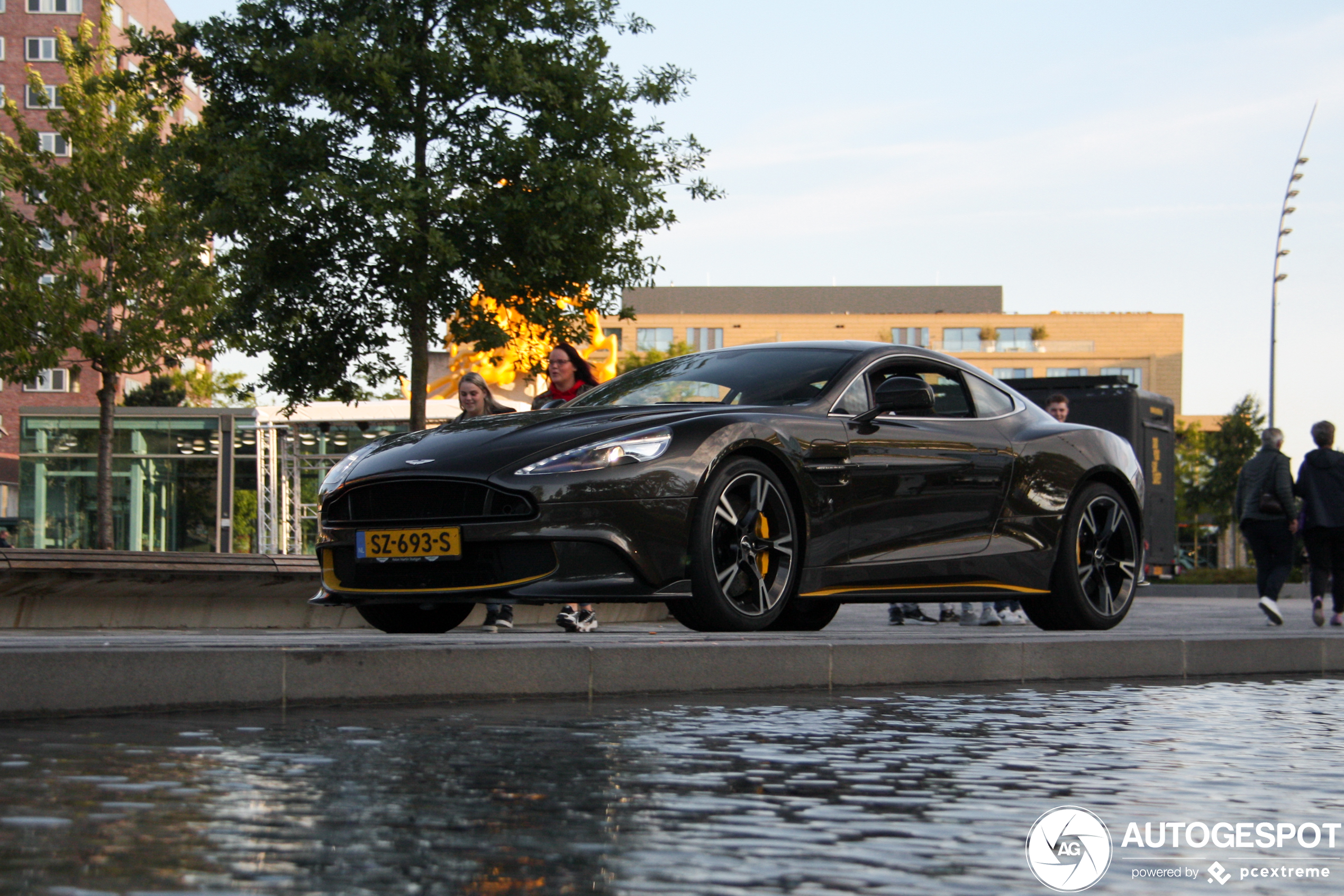 Aston Martin Vanquish S 2017