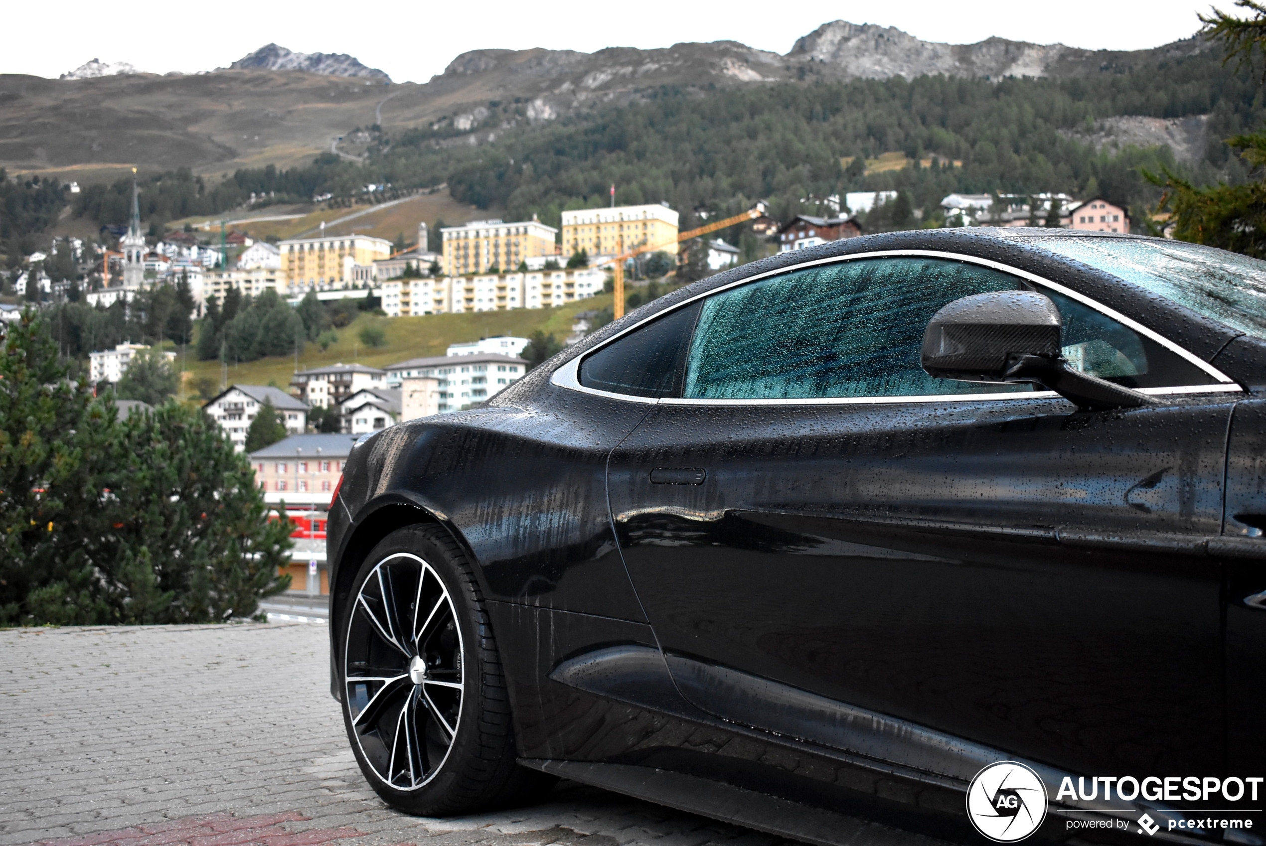 Aston Martin Vanquish 2013