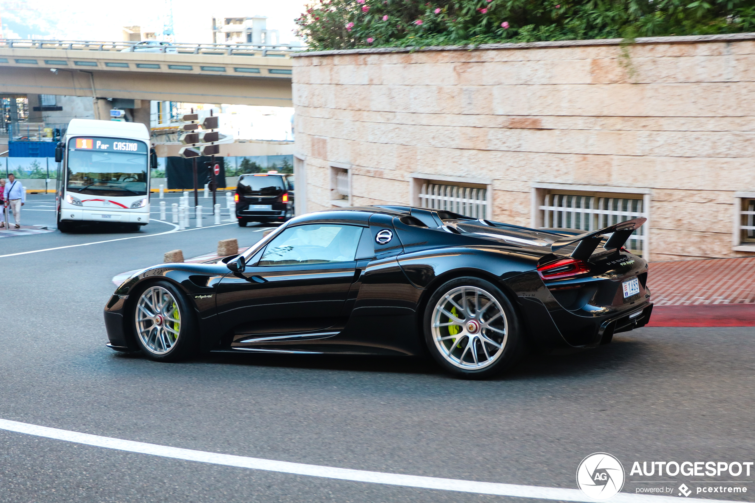 Porsche 918 Spyder Weissach Package