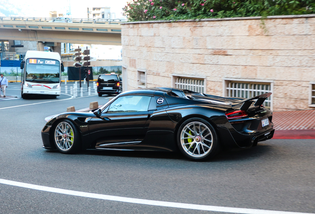 Porsche 918 Spyder Weissach Package