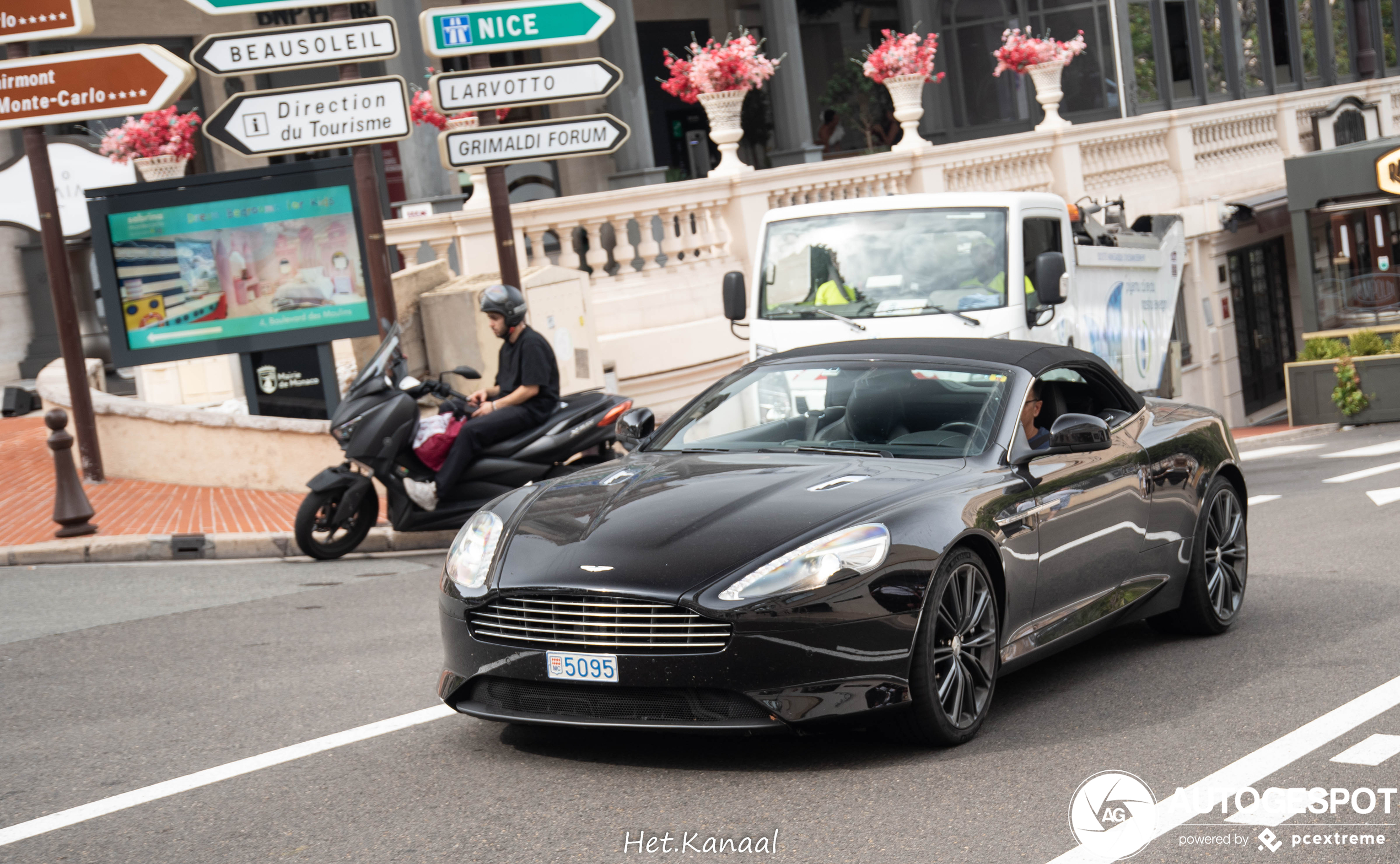 Aston Martin Virage Volante 2011