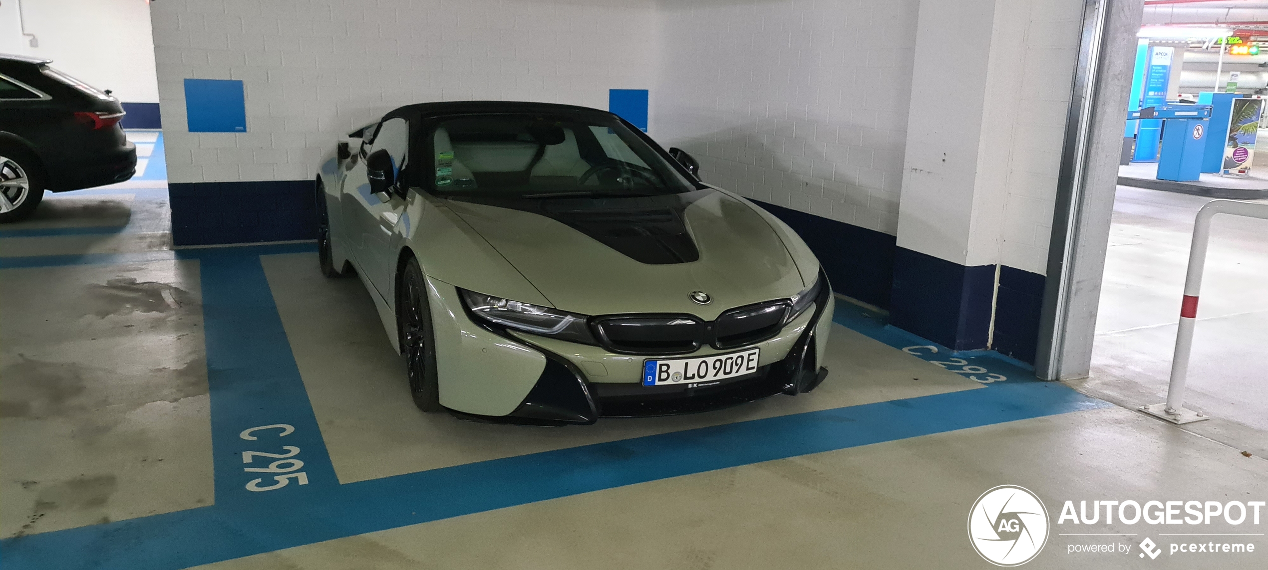 BMW i8 Roadster