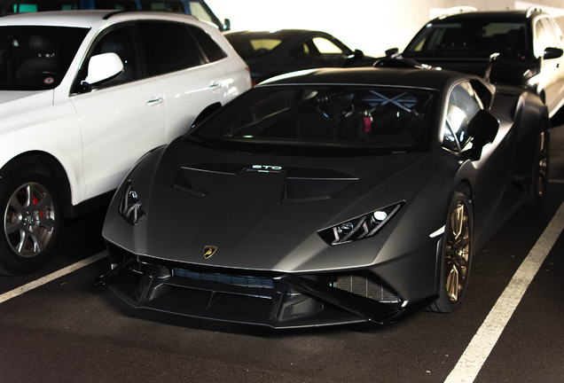 Lamborghini Huracán LP640-2 STO